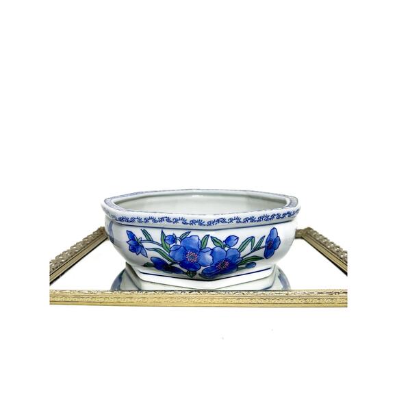 Vintage AAA Imports Hand Painted Floral Octagon Planter Blue Flowers , Grand-mil - Picture 2 of 8